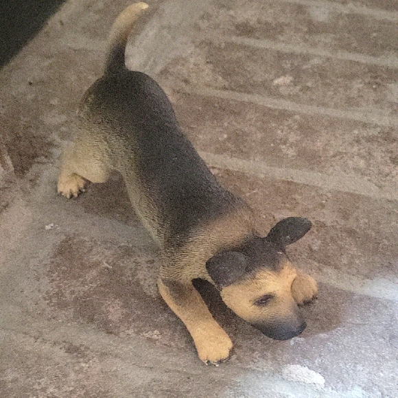 Other - Realistic Dog Figurine